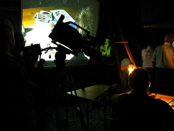 trelilu rodolfo caffa2.jpg - una telecamera riprende e un proiettore ingrandisce i disegni e le schermate.